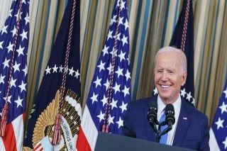 Biden festeja el &eacute;xito dem&oacute;crata para evitar la &ldquo;ola&rdquo; republicana