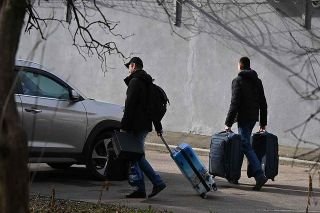 Rusia comienza evacuaci&oacute;n de su personal diplom&aacute;tico de Ucrania; ambos pa&iacute;ses piden garant&iacute;as de seguridad