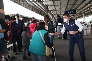 Eduardo Rivera encabeza jornada de promoci&oacute;n de la salud y entrega de cubrebocas