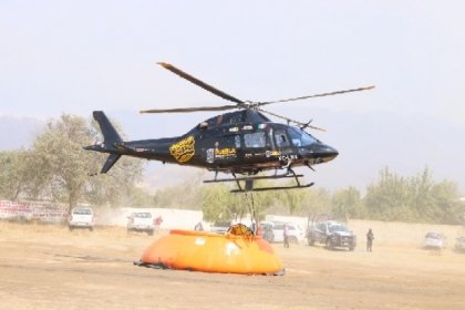 Por aire y por tierra gobernador Alejandro Armenta supervisa combate de incendios
