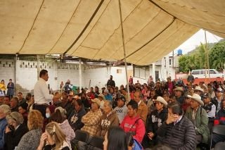 Suma Armenta a guardianes de la salud en la Sierra Norte