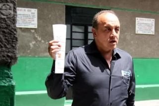 Detienen al Exdiputado V&iacute;ctor Hugo Islas en el centro de Puebla.