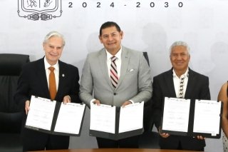 Convenio entre SEP y UDLAP impulsa profesionalizaci&oacute;n de trabajadores de la educaci&oacute;n