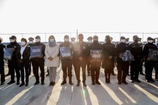 Entrega mundo Tlatehui uniformes a elementos de la secretar&iacute;a de seguridad p&uacute;blica y protecci&oacute;n ciudadana