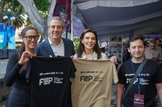 Recorren Pepe Chedraui y MariElise Budib la Feria Internacional del Libro Puebla