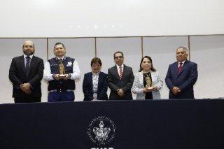 Alejandro Armenta, orgulloso de ser el primer gobernador con formaci&oacute;n en administraci&oacute;n p&uacute;blica, egresado de la BUAP