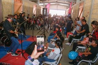 "Los Patita de Perro" hace sentir la m&uacute;sica a ni&ntilde;os y ni&ntilde;as con sordera