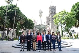 Entrega Ayuntamiento de Puebla renovaci&oacute;n del z&oacute;calo capitalino