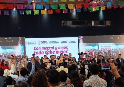 Armenta inaugura el Encuentro Nacional de Mezcal en Puebla: "Todo el sexenio ser&aacute; del mezcal y el maguey"