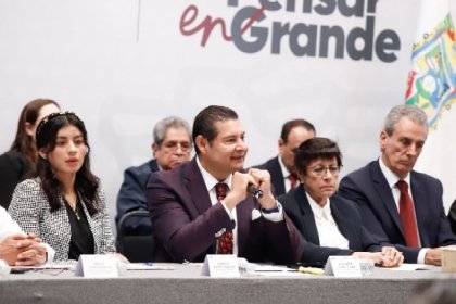 Acto de justicia, Gobierno de Puebla concreta disminuci&oacute;n del 60% en costo de gr&uacute;as y corralones