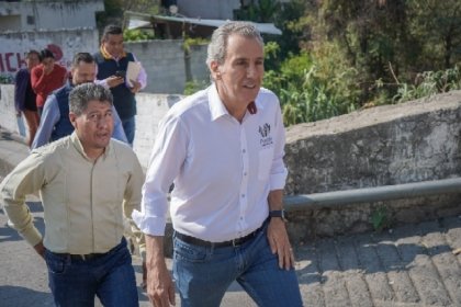 Atiende Pepe Chedraui solicitudes en Canoa para mejora de puente vehicular