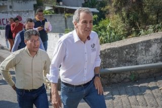 Atiende Pepe Chedraui solicitudes en Canoa para mejora de puente vehicular