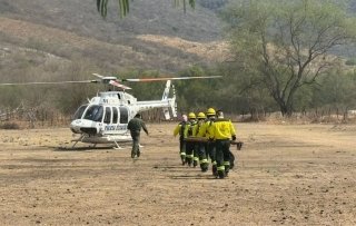 Gobierno Estatal despliega operativo aire-tierra para contender incendio forestal en Cohetzala