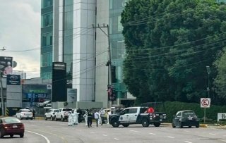 Fiscal&iacute;a busca al "Tirador de la V&iacute;a Atlixc&aacute;yotl"; despliegan operativo tras 12 ataques a veh&iacute;culos