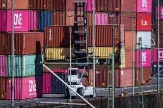 Reino Unido impulsa exportaciones: anuncia ayuda millonaria para amortiguar impacto de aranceles de EE. UU.