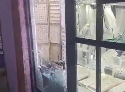 Violento atraco en el coraz&oacute;n de Puebla: Asaltan joyer&iacute;a en la Plaza de la Mujer