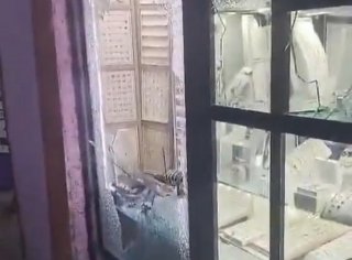 Violento atraco en el coraz&oacute;n de Puebla: Asaltan joyer&iacute;a en la Plaza de la Mujer
