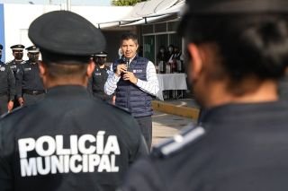 Eduardo Rivera P&eacute;rez se re&uacute;ne con elementos de la comisar&iacute;a sur de la SSC