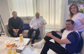 Tras operaci&oacute;n de tobillo, Armenta se reporta estable y listo para trabajar&nbsp;