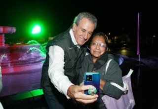 Inaugura Pepe Chedraui rehabilitaci&oacute;n de la fuente del Jard&iacute;n El Carmen