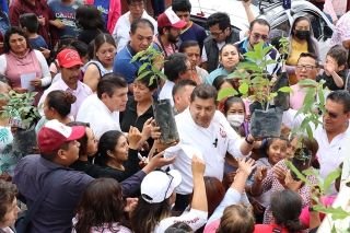 En apoyo a comerciantes del Estado y por amor a Puebla, Armenta impulsar&aacute; paneles solares en tianguis y mercados