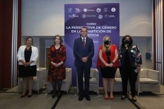 Innovar en sentencias y criterios con perspectiva de g&eacute;nero garantiza el acceso a la justicia en igualdad de condiciones: HSS