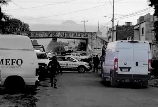 Rojo amanecer en Puebla: Hallan restos humanos embolsados en La Resurrecci&oacute;n