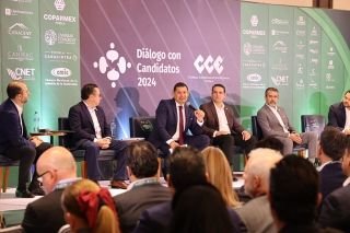 Armenta refrenda con empresarios el Plan Estatal 2024-2030 "de la mano con el sector" reitera&nbsp;
