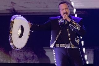 &iquest;Indirecta? Pepe Aguilar desata pol&eacute;mica por misterioso mensaje