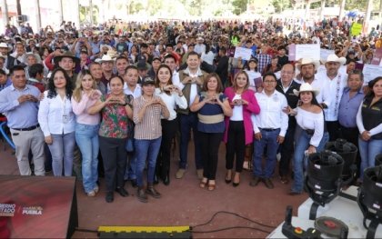 Ixtacamaxtitl&aacute;n recibe apoyos estatales sin precedentes en maquinaria, fertilizantes y reforestaci&oacute;n
