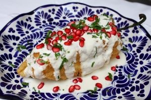 Puebla capital espera un consumo de 3 millones de chiles en nogada esta temporada