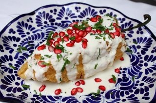 Puebla capital espera un consumo de 3 millones de chiles en nogada esta temporada