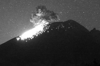 Popocat&eacute;petl ruge, pero se mantiene la alerta en amarillo fase 2