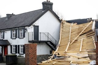 &iexcl;A oscuras! Tormenta Eowyn deja a un mill&oacute;n de hogares sin luz en Irlanda y Escocia