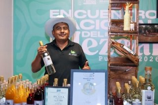 Mezcal poblano es orgullo, identidad y riqueza para sus comunidades: Armenta