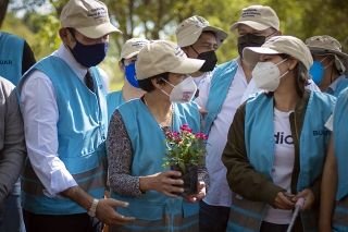 La Rectora Lilia Cedillo pone en marcha los jardines y andadores polinizadores en la BUAP