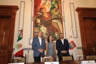 Concluye firma de acta de la entrega-recepci&oacute;n del Ayuntamiento de Puebla