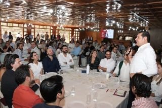 Dialoga Armenta con j&oacute;venes empresarios poblanos sobre el futuro de Puebla&nbsp;
