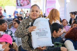 Con amor, gobierno estatal lleva salud, apoyos y bienestar a las familias