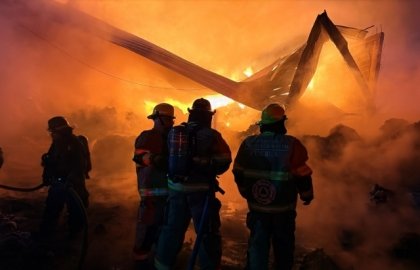 Coordinaci&oacute;n interinstitucional contiene incendio y salvaguarda poblaci&oacute;n en Puebla
