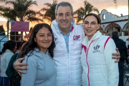 Visita SMDIF juntas auxiliares de Canoa y la Resurrecci&oacute;n por festejos navide&ntilde;os