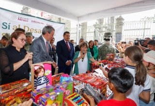 Con desarme voluntario, Gobierno federal y estatal impulsan construcci&oacute;n de la paz