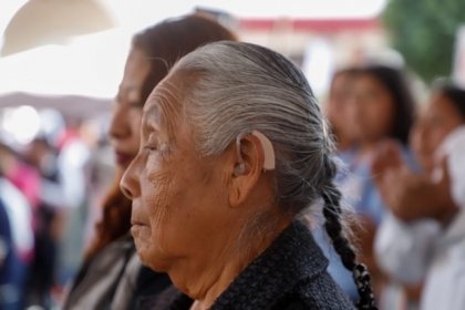 Con hist&oacute;rica inversi&oacute;n de 36 mdp, SEDIF y Beneficencia P&uacute;blica Nacional entregaron auxiliares auditivos