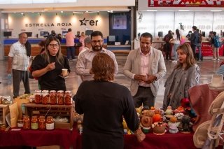 Gobierno de la Ciudad y Fundaci&oacute;n ADO inauguran Mercadito Artesanal en la CAPU