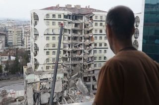 Van m&aacute;s de 50 r&eacute;plicas del terremoto en Turqu&iacute;a, la mayor, de magnitud 7.5
