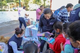 SMDIF llev&oacute; la ilusi&oacute;n de reyes magos a inspector&iacute;as de Francisco Totimehuac&aacute;n; La Cantera, El Aguacate y Xacxamayo