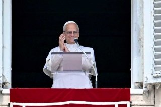 Papa Le&oacute;n XIV cumple 70 a&ntilde;os de edad; fieles lo felicitan