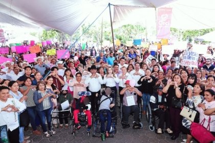 Con sensibilidad y empat&iacute;a, SEDIF entrega apoyos por 32 mdp a familias para una vida digna