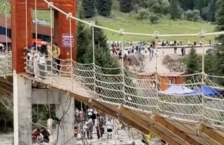 Puente colgante en China se derrumba: 5 muertos y 24 heridos