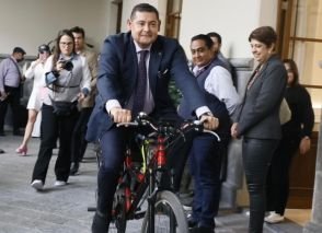 Puebla se alista para la electromovilidad refrenda Armenta